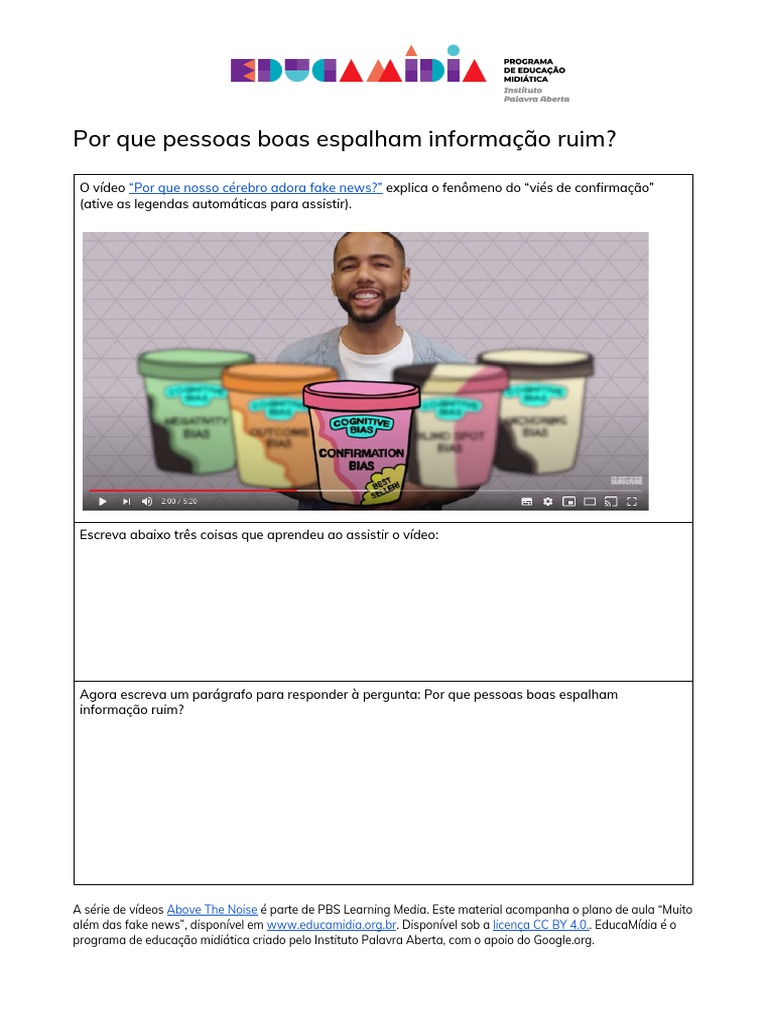 Ansiosa mulher irritada olhando para o seu telefone celular vendo mensagem  ruim — Foto © SIphotography #149714978, image size:768x1024