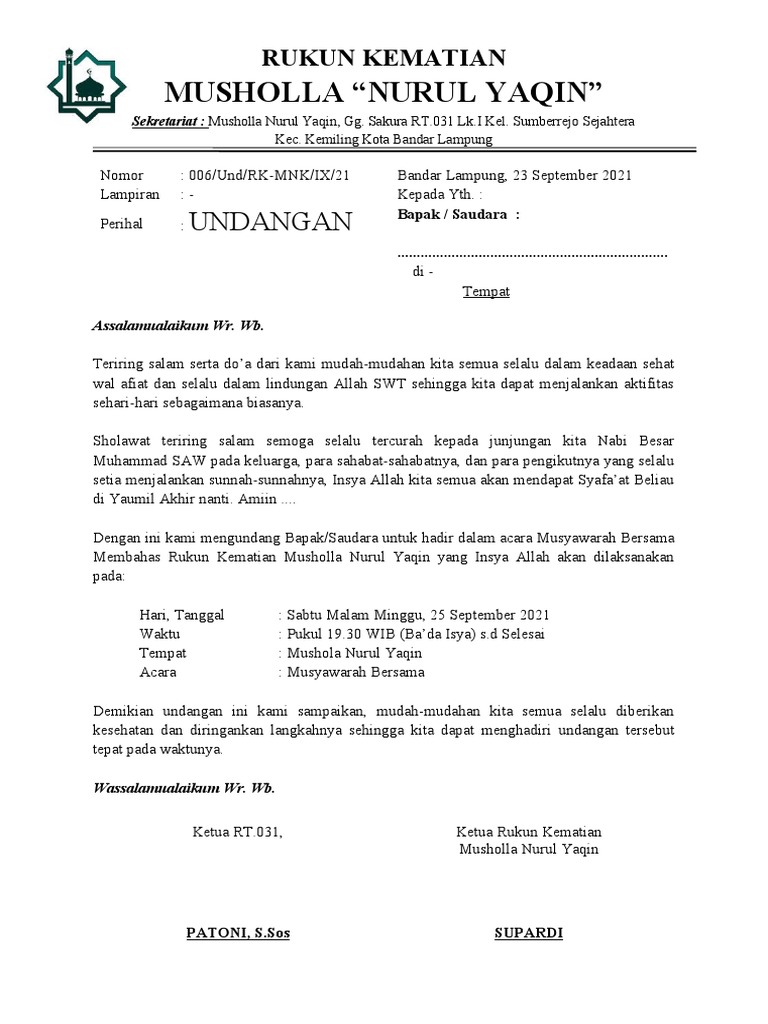 Tishlari orasidagi boshliq bilan porno aktrisa