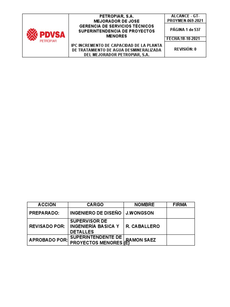 Contratista reparador perforando clavos con taladro eléctrico