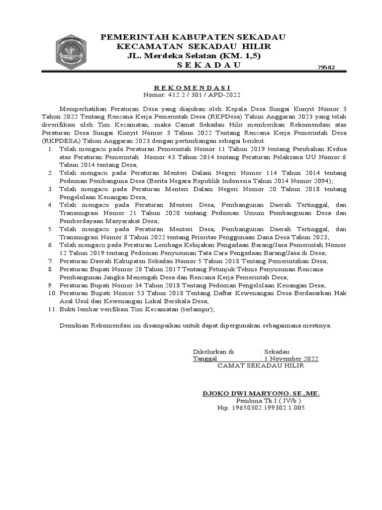 Wabup Juli Suryadi Lantik Desa Sungai Kunyit Laut Jadi Desa Bersinar