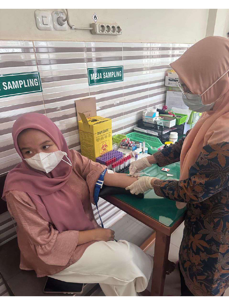 Foto Pelayanan Pemeriksaan Pasien Laboratorium | PDF