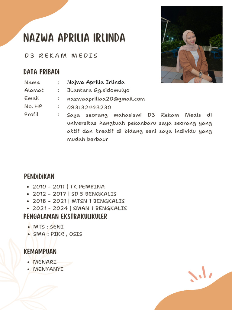 Mahasiswi D3 Rekam Medis Aktif dan Kreatif | PDF