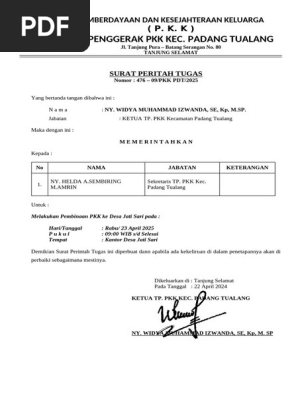 Tukli mushuk bilan uxlab yotgan ayollar