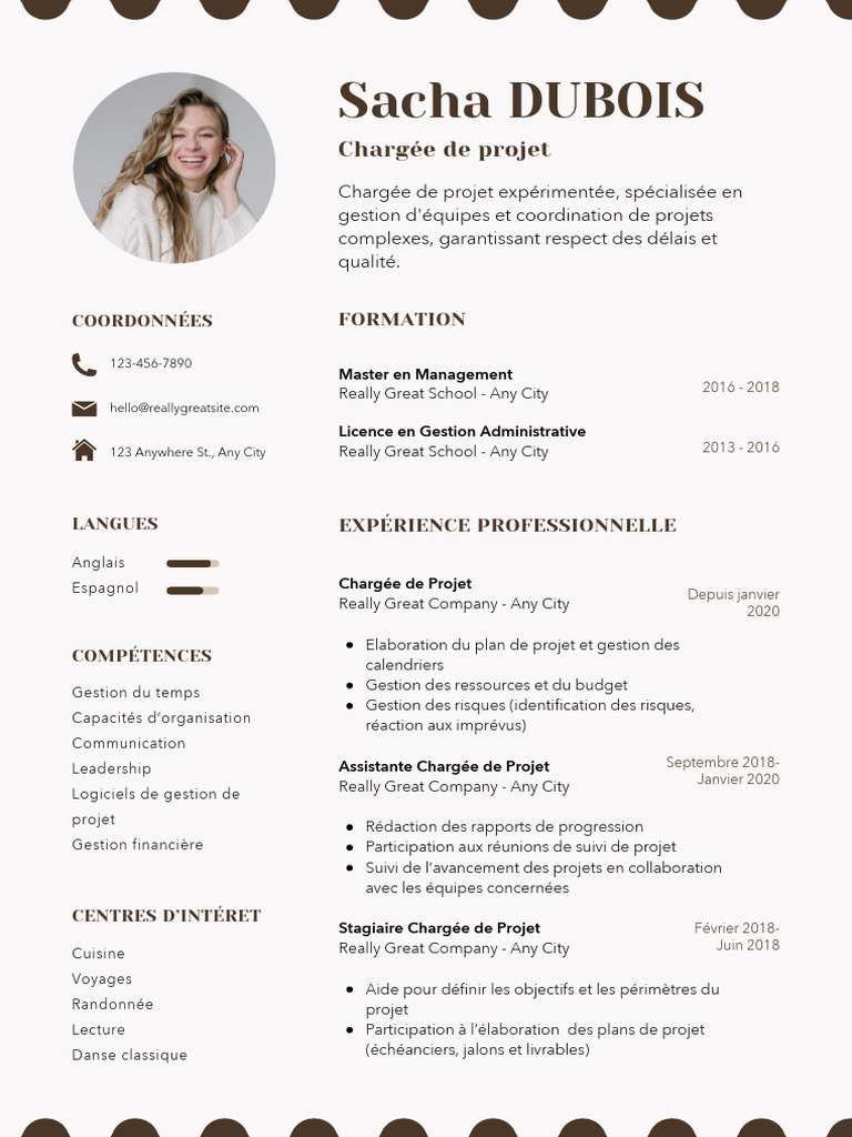 CV Français Simple Minimaliste Marron Et Beige | PDF | Business