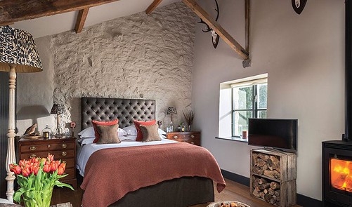 10 Of The Best SELF CATERING PROPERTIES - British Travel Journal | Everand