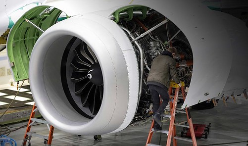 Delta Places Order For 100 Boeing 737 Aircraft - AppleMagazine | Everand