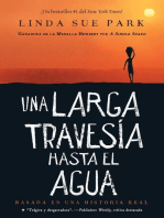 Una larga travesía hasta el agua: Basada en una historia real (A Long Walk to Water Spanish edition)